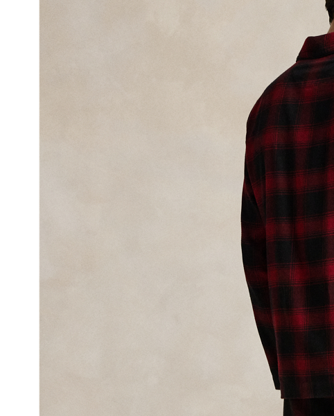 The beloved Polo Bear adds a festive touch to the long-sleeve shirt and trousers in this pyjama set, which are crafted with soft plaid cotton flannel.