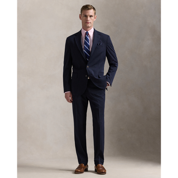 These striped trousers are tailored with a twill cloth that is custom-developed for natural wrinkle-resistance and a smooth, shine-free finish. Added stretch provides extra comfort, making this lightweight pair perfect for all-season, everyday wear.