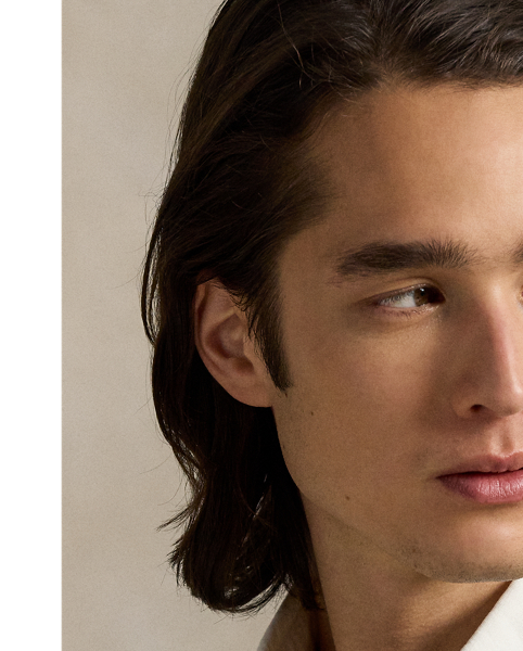 Our Polo Soft sport coat puts a modern spin on classic preppy style with a natural shoulder, slightly structured chest and partial lining. Made from a custom-developed mesh fabric, it combines the comfort of sportswear with the sophisticated look of Polo tailoring.