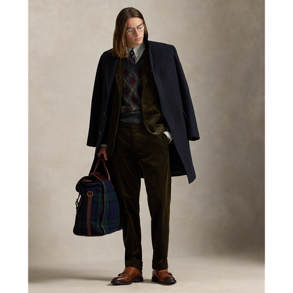 These flat-front trousers are made from Italian wide-wale corduroy and washed for superior softness.