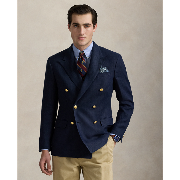 Our Polo jacket offers more structure in the chest and shoulders. This double-breasted version is meticulously tailored using Italian linen cloth, which was custom-developed for Ralph Lauren Lauren.