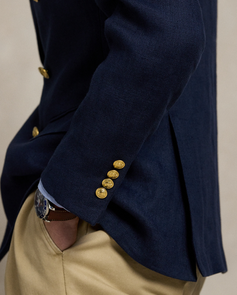 Our Polo jacket offers more structure in the chest and shoulders. This double-breasted version is meticulously tailored using Italian linen cloth, which was custom-developed for Ralph Lauren Lauren.