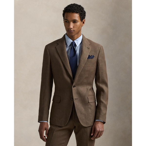 Our Polo suit jacket offers more structure in the chest and shoulders. This version is meticulously tailored using Italian linen cloth that was custom-developed for  Ralph Lauren Lauren.