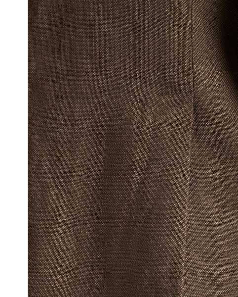 Our Polo suit jacket offers more structure in the chest and shoulders. This version is meticulously tailored using Italian linen cloth that was custom-developed for  Ralph Lauren Lauren.