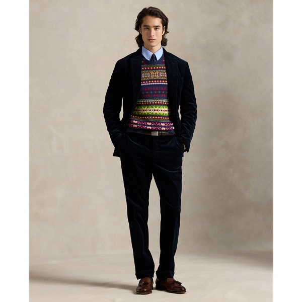 These trousers showcase Polo Ralph Lauren Lauren's modern approach to traditional textiles through their wide-wale corduroy that's infused with extra stretch.