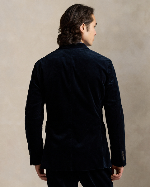 Our Polo suit jacket offers more structure in the chest and shoulders along with full lining. This version is expertly crafted from wide-wale corduroy that's developed with extra stretch for ease of movement.