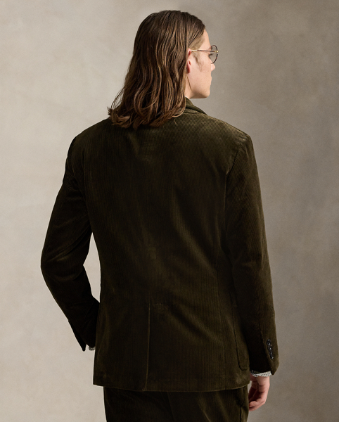 Our Polo jacket offers more structure in the chest and shoulders along with a full lining. This version is beautifully tailored from Italian wide-wale corduroy, which is specially washed to enhance its plush texture.