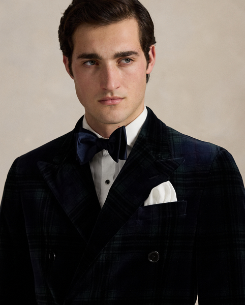 Our Polo jacket offers more structure in the chest and shoulders along with full lining. This version's brushed cotton fabric was custom-developed with Pontoglio, an esteemed Italian mill that has been specialising in velvet for more than a century. Beautifully tailored in Italy, it is printed with a classic plaid pattern that draws inspiration from traditional Scottish motifs.