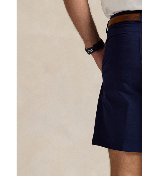 Made with moisture-wicking stretch fabric, these lightweight shorts are developed to help keep you cool and comfortable throughout the day.