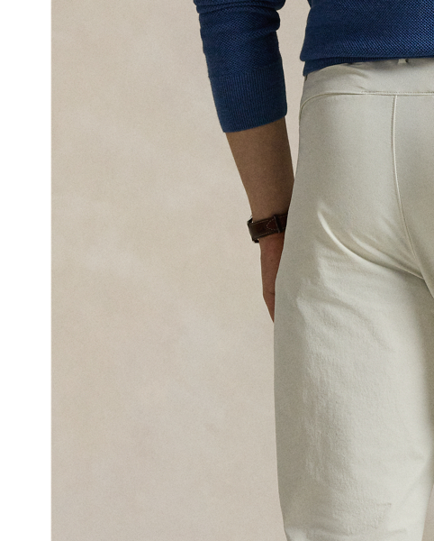 Made from moisture-wicking stretch fabric, these lightweight trousers are developed to help keep you cool and comfortable all day long.