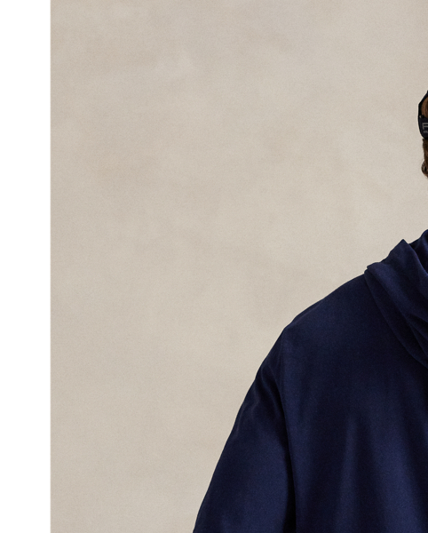 This layer combines the silhouette of a hoodie with the lightweight feel of your favourite cotton T-shirt. On the front, it features our beloved Polo Bear as well as the RLX logo.