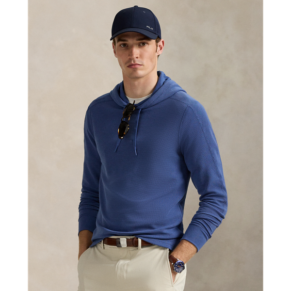 This hoodie is made with a stretch waffle-knit fabric that wicks moisture away from the body, helping to keep you comfortable, dry and cool.