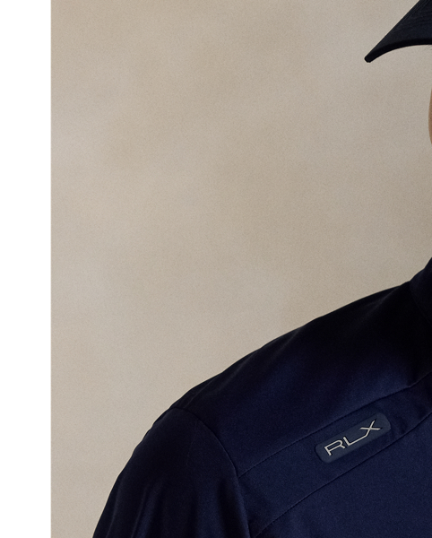 This colour-blocked jacket is crafted from a lightweight interlock fabric, which is both water-repellent and breathable. It also packs into its own pocket for on-the-go convenience.