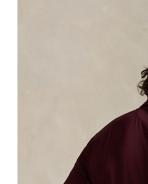 This Polo shirt is crafted from stretch jersey, which is both lightweight and breathable. Its moisture-wicking properties help keep you cool and comfortable all day long.