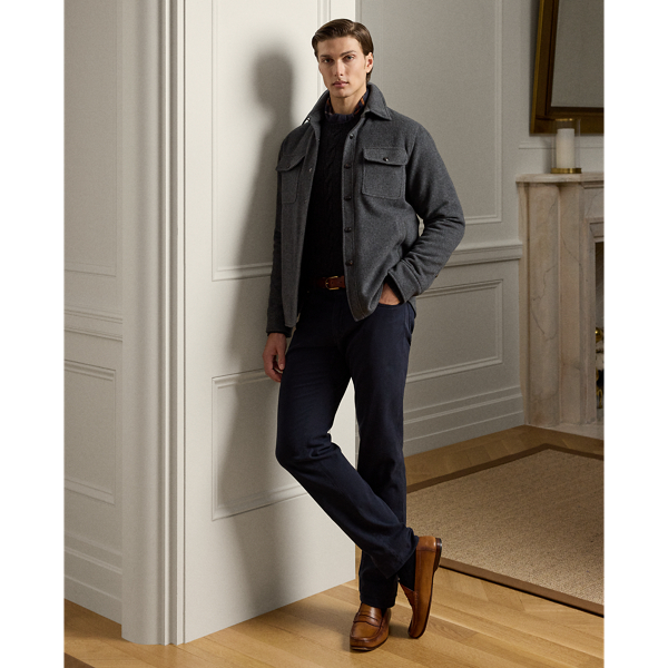 Meticulously tailored using stretch cotton twill from Italy, these five-pocket trousers exemplify Purple Label's commitment to exceptional craftsmanship. A signature leather patch on the back adds a refined finishing touch characteristic of Purple Label.