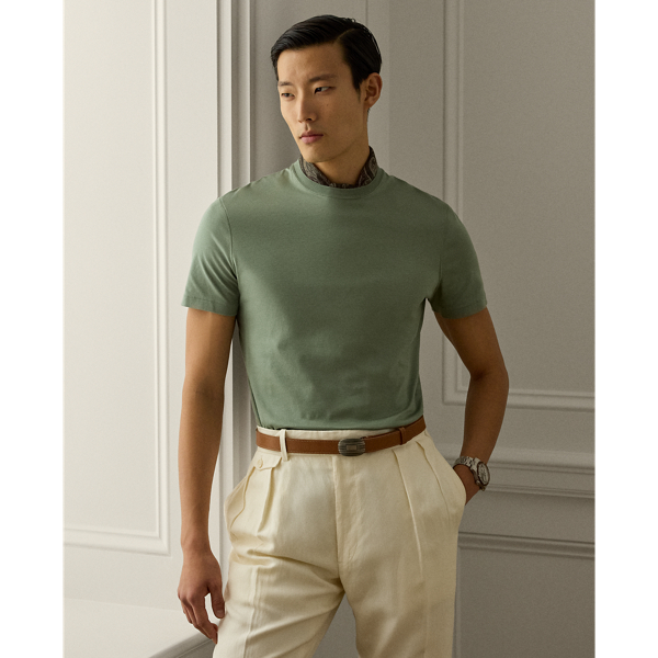 Expertly crafted in Portugal, this washed crewneck T-shirt showcases a substantial cotton fabric, which is mercerised to further enhance its soft texture. Its custom-developed colour elevates the classic silhouette, transforming it into a distinguished wardrobe essential.