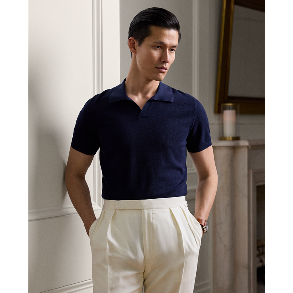 Expertly crafted in Italy, this short-sleeve jumper achieves its luxurious texture with a tuck-stitch technique and fine-gauge yarn spun with silk and cotton.