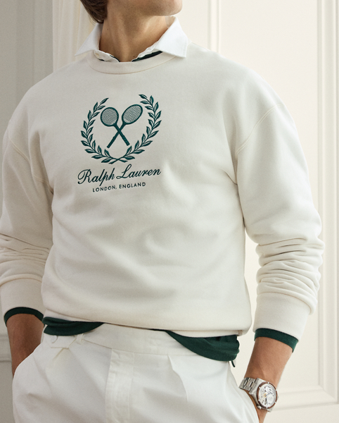 This sweatshirt is expertly crafted in Italy with sumptuously soft cotton-and-cashmere fleece. The bespoke colour creates a refined canvas for the layer's defining feature – multi-technique embroidery of a custom " Ralph Lauren Lauren" crest.