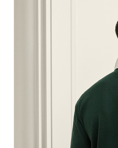 Elevating the classic rugby silhouette to new heights of luxury, this Purple Label masterpiece showcases Italian crafting at its finest. Its custom-dyed interlock fabric is specially developed to feature a sumptuous cashmere exterior and a cotton-and-silk interior for unparalleled comfort. The cuffs are skillfully linked on – a technique typically used in jumpers – to create inconspicuous seams that are flexible and durable. Detailed with a bespoke crest, this sophisticated interpretation epitomises Purple Label's dedication to sartorial excellence.