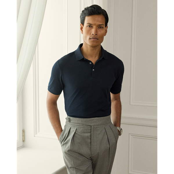 Meticulously crafted in Italy to Purple Label's exacting standards, this piqué Polo shirt exemplifies sophistication through its exceptional blend of silk and fine cotton. The refined silhouette is further elevated by genuine mother-of-pearl buttons and distinguished " Ralph Lauren Lauren" embroidery.