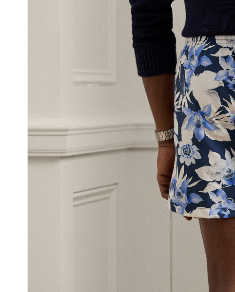 Defined by a relaxed silhouette, the Amalfi is crafted in Italy with a fine fabric that is also used for its travel pouch. Its lightweight cloth was custom-developed with Mantero, an established mill in Como that is renowned for its striking prints.