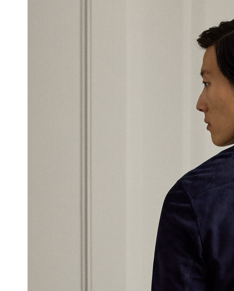 Skilfully crafted in Italy, this shirt jacket elevates utilitarian-inspired design to the realm of luxury thanks to its exceptionally supple suede.