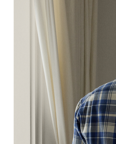 Expertly crafted from Italian cotton twill, this plaid shirt artfully balances utilitarian inspiration with modern refinement. The meticulously tailored silhouette honours functional heritage style, while exceptional fabric quality and bespoke corozo buttons elevate it to a new level.