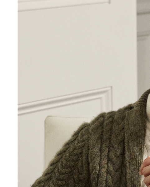 To craft this jumper, cashmere is meticulously combed from goats raised in the mountains of Mongolia, where the high altitude and cold climate result in a fine, soft underfleece. Only the best fibres are used to ensure perfectly even colouration when dyed as well as exceptional warmth and incredible softness. After this precise sourcing process, the fibres are spun by artisans in a century-old Italian mill and washed using pure water from the Swiss Alps.