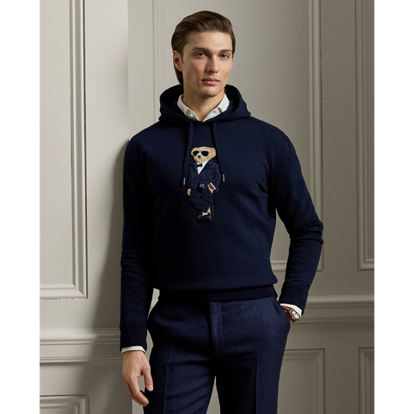 This Purple Label hoodie is masterfully crafted in Italy with a sumptuous cotton blend that is brushed for added softness. At the front, it features a dimensional multimedia patch of our beloved Polo Bear that was meticulously handcrafted.