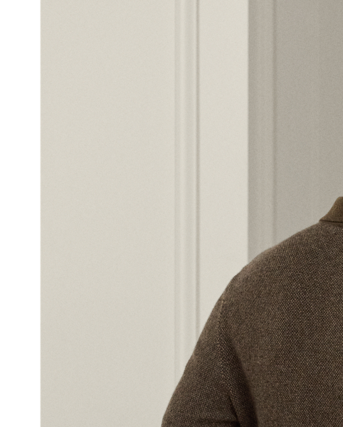 Combining multiple cashmere yarns and a jacquard birdseye-knit technique, this Italian-crafted jumper is an exemplary take on tone and texture. The medium-weight layer reimagines  Ralph Lauren Lauren's iconic Polo shirt silhouette and features considered details such as genuine mother-of-pearl buttons.