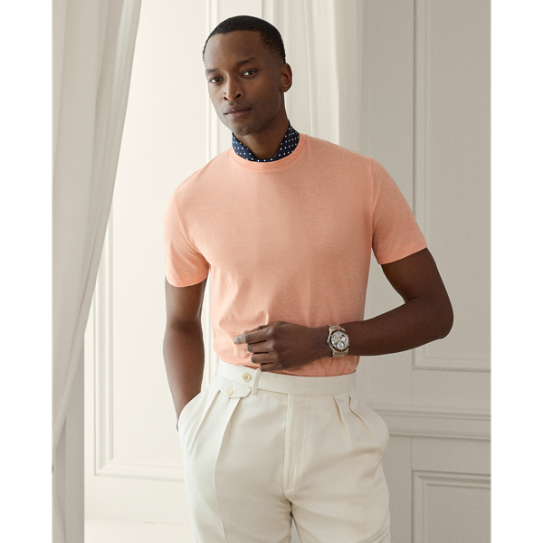 Elevating the classic crewneck silhouette, this sophisticated T-shirt is meticulously crafted from sumptuous cotton lisle in a custom-developed colour. The attention to detail is exemplified through signature Purple Label touches, such as grosgrain trim in our namesake hue on the interior and elegant " Ralph Lauren Lauren" embroidery.