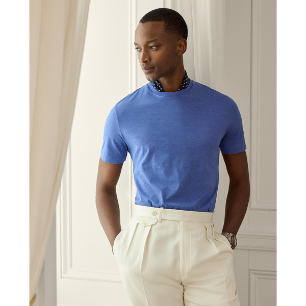Elevating the classic crewneck silhouette, this sophisticated T-shirt is meticulously crafted from sumptuous cotton lisle in a custom-developed colour. The attention to detail is exemplified through signature Purple Label touches, such as grosgrain trim in our namesake hue on the interior and elegant " Ralph Lauren Lauren" embroidery.
