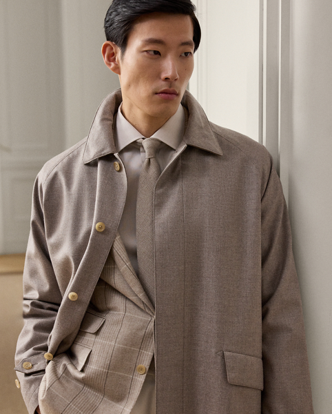 Inspired by Purple Label's classic balmacaan, this walking coat is expertly crafted in Italy with a substantial wool-and-cashmere cloth that features a lightweight, breathable membrane and a water-repellent finish. The distinguished design showcases meticulous attention to detail with supple suede trim, while sumptuous silk lining throughout ensures exceptional comfort.