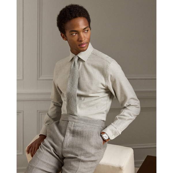 Expertly tailored in Italy, this herringbone shirt demonstrates Purple Label's dedication to superior crafting through its brushed cotton flannel that offers a luxuriously soft texture. Custom mother-of-pearl buttons add a bespoke finishing touch that reflects our meticulous attention to detail.