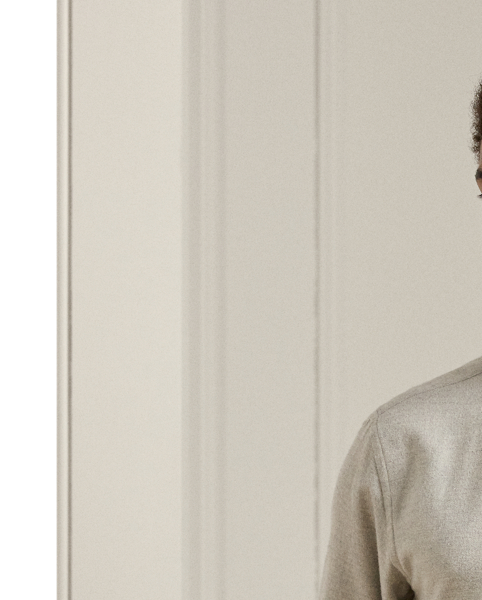 Expertly tailored in Italy, this herringbone shirt demonstrates Purple Label's dedication to superior crafting through its brushed cotton flannel that offers a luxuriously soft texture. Custom mother-of-pearl buttons add a bespoke finishing touch that reflects our meticulous attention to detail.