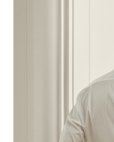 Exquisitely crafted in Italy with superfine cotton twill, this lightweight shirt exemplifies Purple Label's commitment to superior crafting and enduring elegance. Its compact construction results in a silky texture, while custom mother-of-pearl buttons add a bespoke finishing touch.