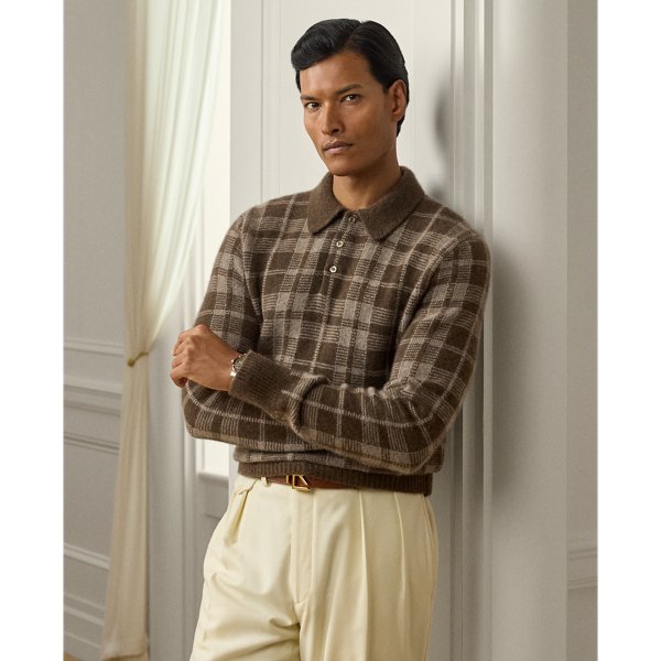 Inspired by Ralph Lauren Lauren's iconic Polo shirt, this medium-weight jumper is finely knit using multiple cashmere yarns. Its plaid pattern combined with expert Italian crafting and bespoke genuine mother-of-pearl buttons reflect Purple Label's meticulous attention to detail.