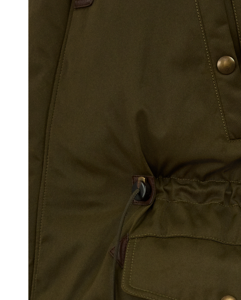 This Italian-made parka exemplifies Purple Label's dedication to superior craftsmanship with its custom-developed hardware, suede trim and vintage-inspired sateen fabric. Considered details such as its premium 750-fill-power down and shearling hood offer impeccable comfort to the medium-weight layer.