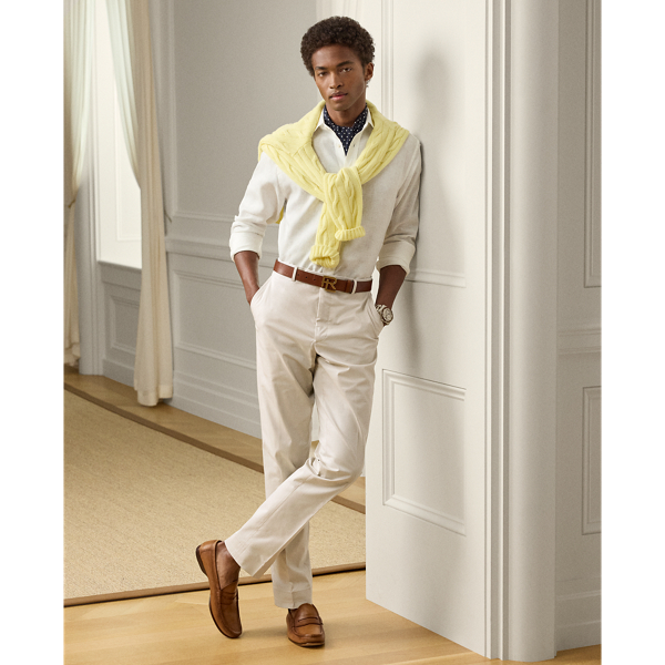 Distinguished by their ultra-soft texture, which is achieved using a specialised peaching treatment, these Straight Fit trousers are expertly crafted using an Italian stretch cotton fabric. Each element reflects Purple Label's commitment to superior quality and understated elegance.