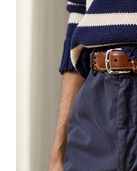 Showcasing Purple Label's commitment to unparalleled quality and timeless style, these shorts are meticulously hand-tailored using stretch chino fabric from France. Once constructed into a Slim Fit silhouette, they are garment-dyed for a relaxed look and feel.