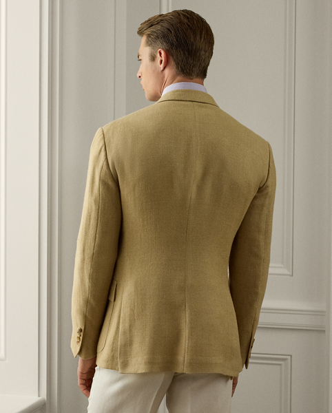 Hand-tailored in Italy, the Kent combines a lighter construction with fine canvassing and a soft shoulder to create a more natural profile. This version is crafted from a lightweight herringbone cloth that was custom-developed with cashmere, silk and linen.