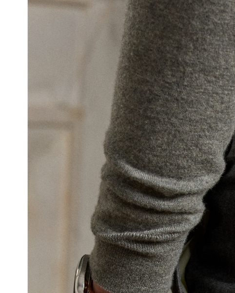 These trousers are skillfully hand-tailored in Italy using washed wool flannel that was custom-developed to  Ralph Lauren Lauren's exacting specifications. The lightweight construction and superior crafting reflect our unwavering commitment to creating garments of exceptional quality and modern sophistication.