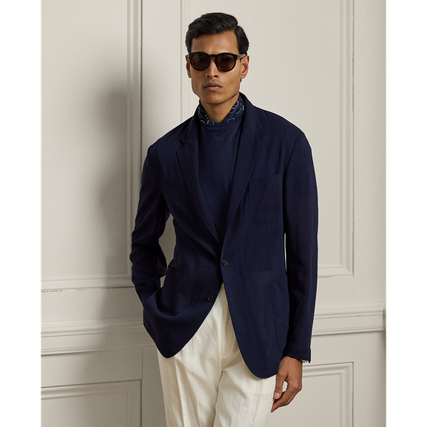 Epitomising the art of sartorial innovation, this jacket features Purple Label's most lightweight silhouette, masterfully hand-tailored in Italy using breathable wool gauze. Genuine mother-of-pearl buttons complement the refined texture of its bespoke cloth.