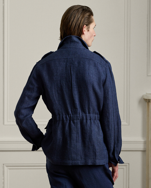 Purple Label elevates the utilitarian nature of this jacket with expert Italian crafting. The custom-developed cloth artfully blends lightweight linen, fine wool and silk, creating a uniquely sophisticated texture.