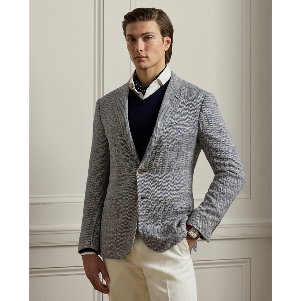 Hand-tailored in Italy, the Kent combines a lighter construction with fine canvassing and a soft shoulder to create a more natural profile. This version is crafted from luxurious silk. Its herringbone twill cloth was custom-developed with Ireland's Magee 1866 mill, which has been a Ralph Lauren Lauren partner for more than 50 years.