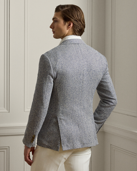 Hand-tailored in Italy, the Kent combines a lighter construction with fine canvassing and a soft shoulder to create a more natural profile. This version is crafted from luxurious silk. Its herringbone twill cloth was custom-developed with Ireland's Magee 1866 mill, which has been a Ralph Lauren Lauren partner for more than 50 years.