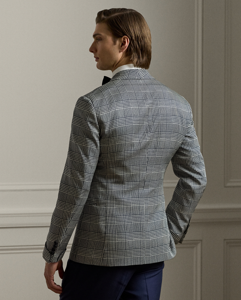 Handcrafted in Italy, the Kent combines a lighter construction with fine canvassing and a soft shoulder to create a more natural profile. This version's silk cloth was custom-developed with Mantero, an established mill in Como that is renowned for its striking prints.
