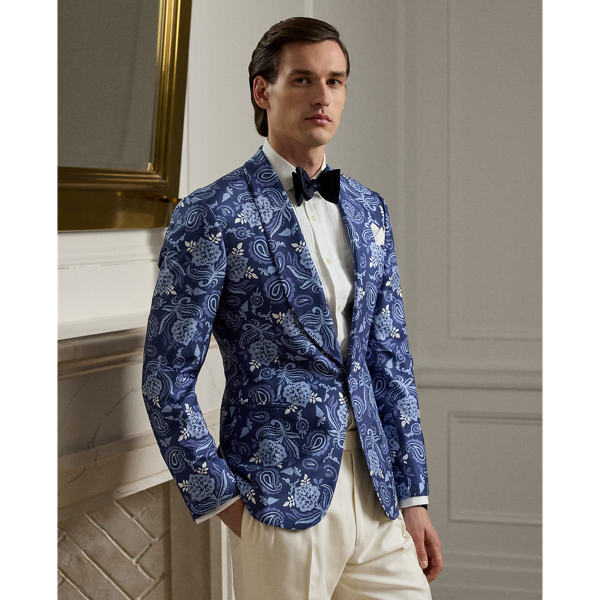 Handmade in Italy, the Kent combines a lighter construction with fine canvassing and a soft shoulder to create a more natural profile. This version's custom-developed cloth is printed with a paisley motif, which draws inspiration from Indian choppa silk. Woven to achieve a canvas structure, the fabric uses silk yarns, which are at once lightweight and luxurious.