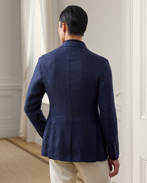 Hand-tailored in Italy, the Hadley is defined by its soft shoulder and its exceptionally light weight. This version's custom-developed cloth is woven with lightweight linen, fine wool and textured tussah silk to achieve a tonal herringbone pattern.