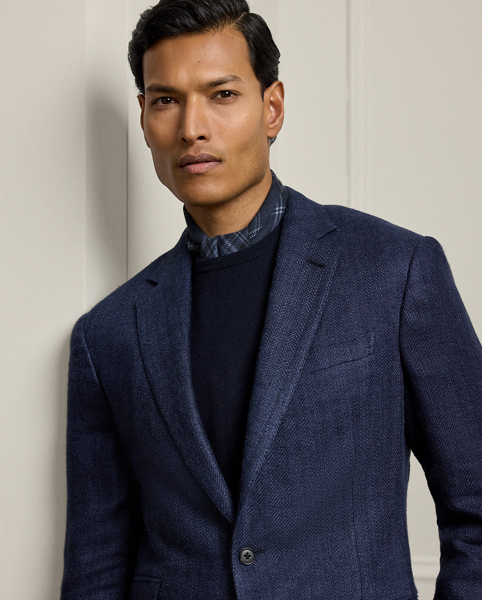 Hand-tailored in Italy, the Kent combines a lighter construction with fine canvassing and a soft shoulder to create a more natural profile. This version's bespoke fabric features a traditional heritage pattern rendered in a modern blend of linen, silk and cotton.